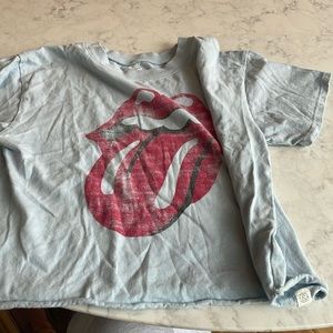 Cropped rolling stones shirt